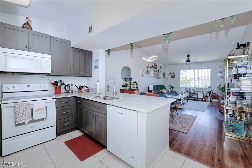 8294 Key Royal Circle - Photo 9