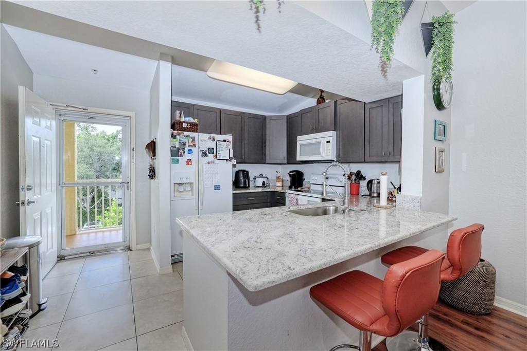 8294 Key Royal Circle - Photo 11