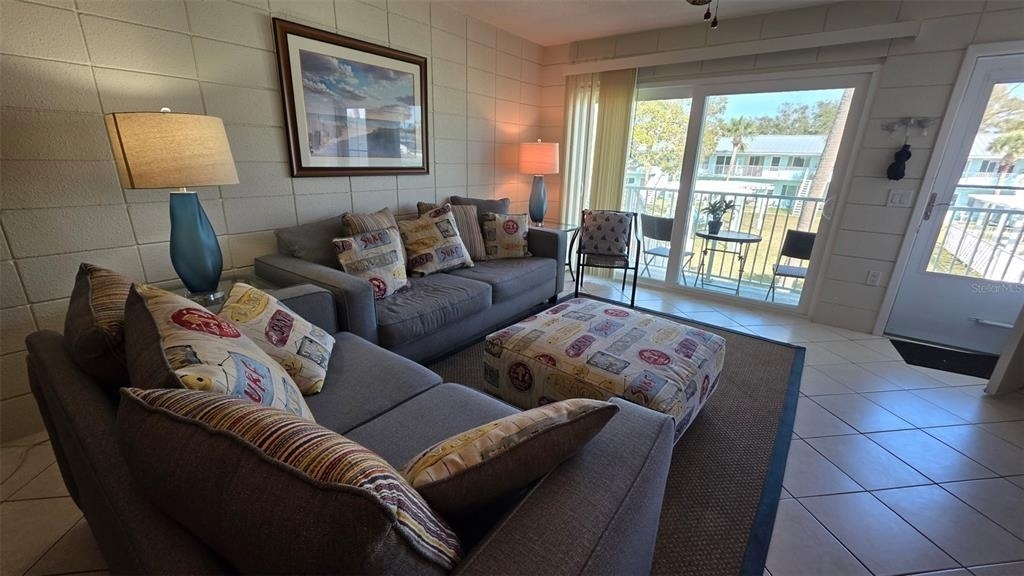 541 S Peninsula Avenue - Photo 9