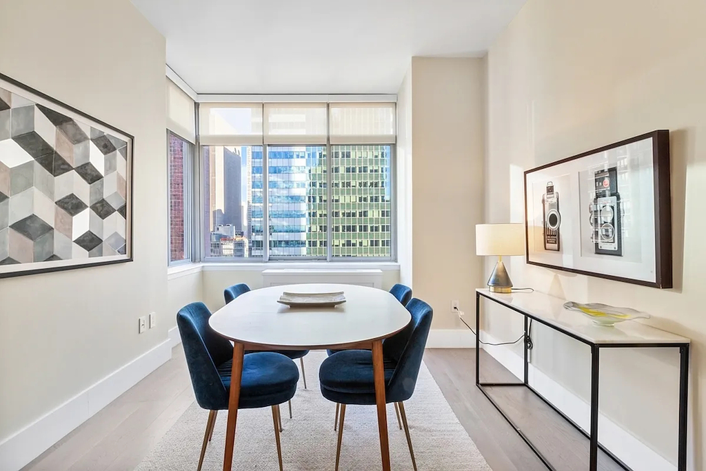 West 47th Street - Photo 4