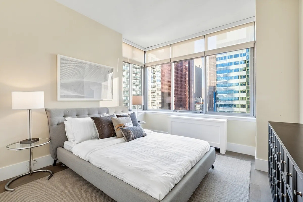 West 47th Street - Photo 1