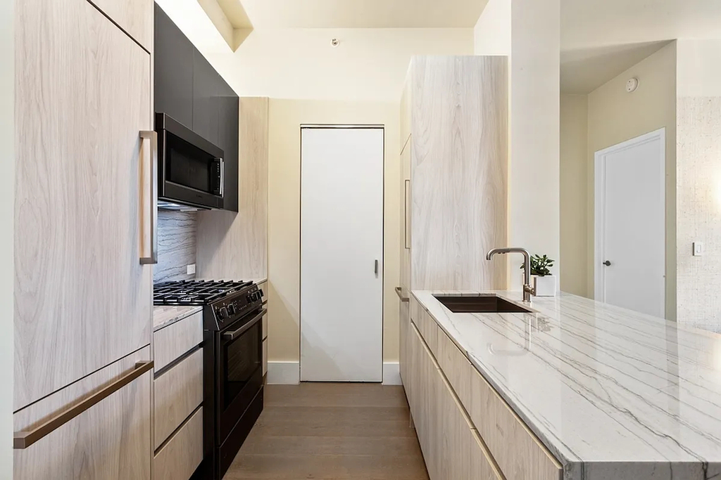 West 47th Street - Photo 5