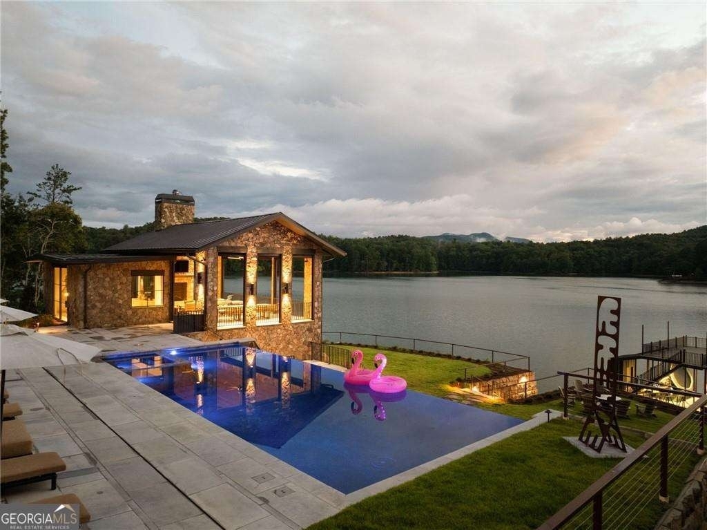725 Rocky Point Drive - Photo 2