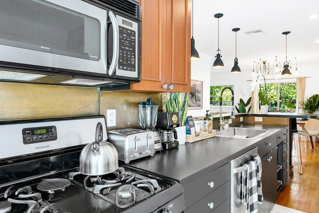 411 Sw 10th Street - Photo 2
