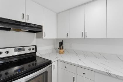 8027 Lagos De Campo Boulevard - Photo 3