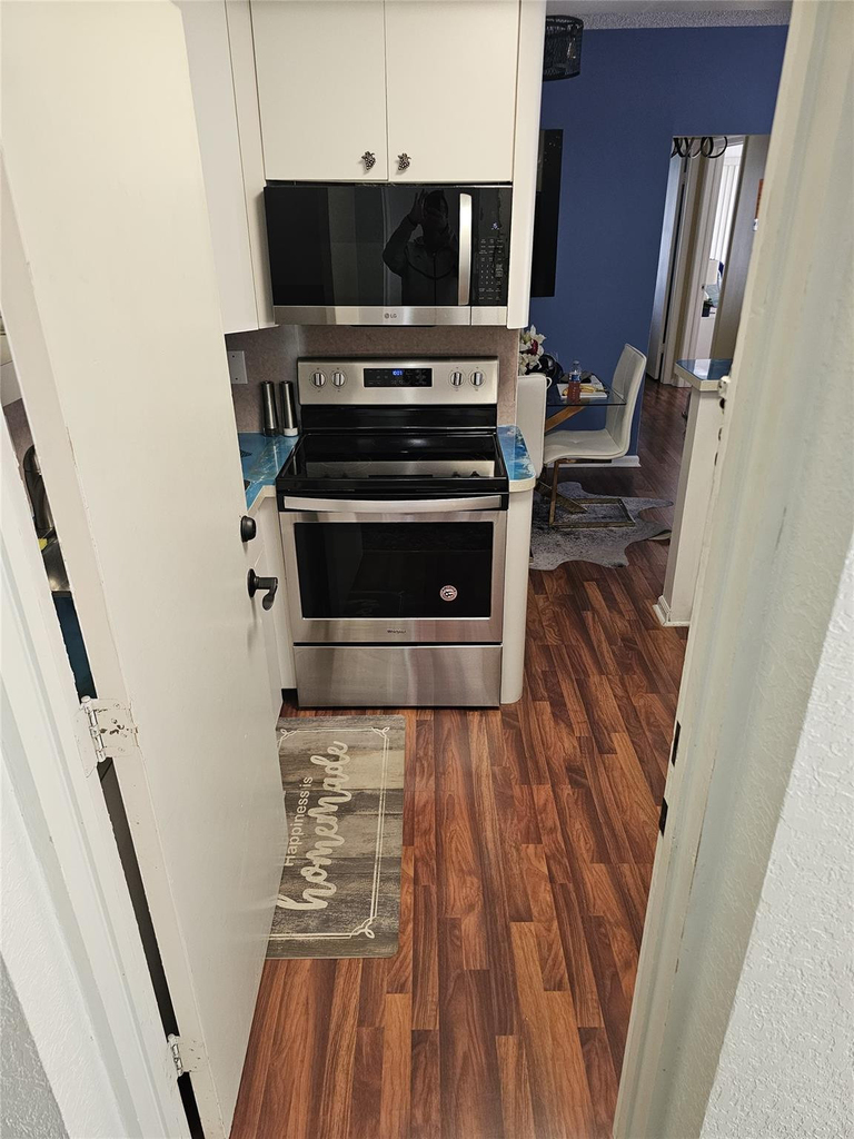 2260 Ne 67th Street - Photo 4