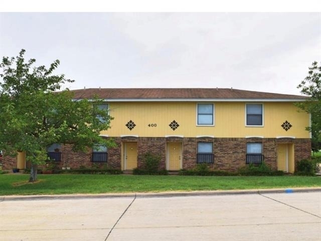 400 Amber Lane - Photo 0