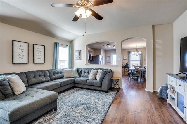 1606 Meadow Creek Drive - Photo 4