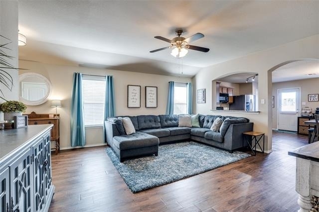 1606 Meadow Creek Drive - Photo 3