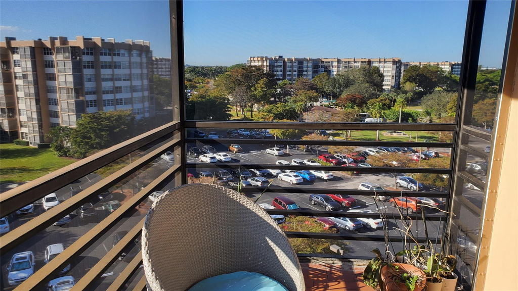 1400 Saint Charles Place - Photo 5