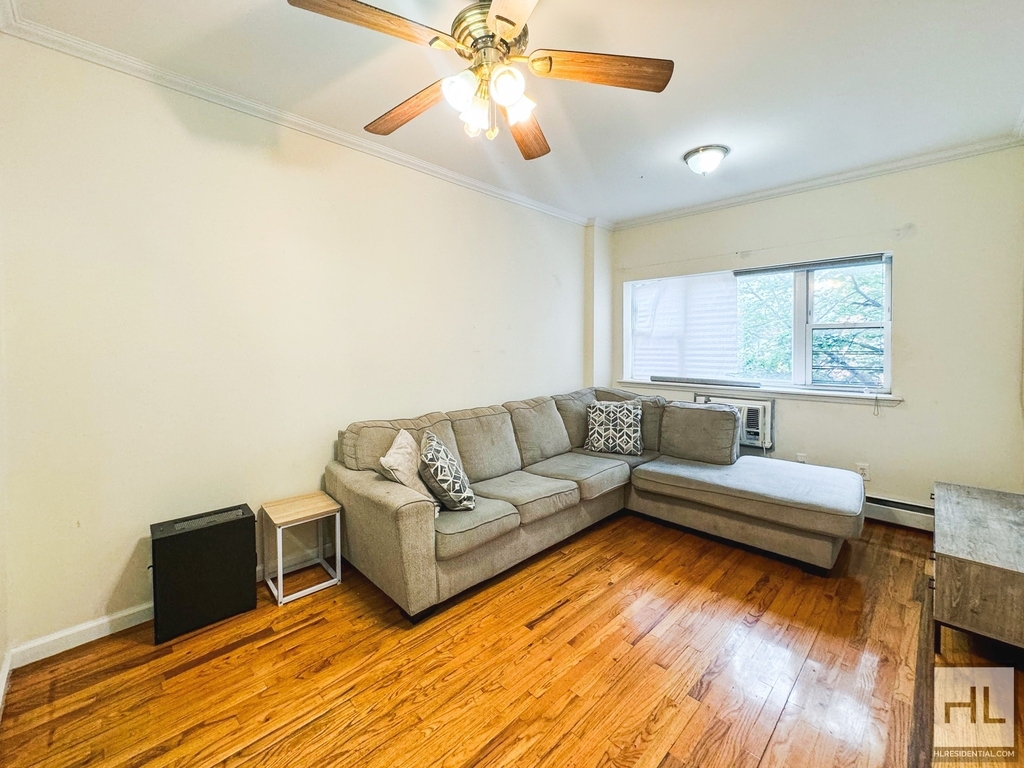 576 Van Siclen Avenue - Photo 0