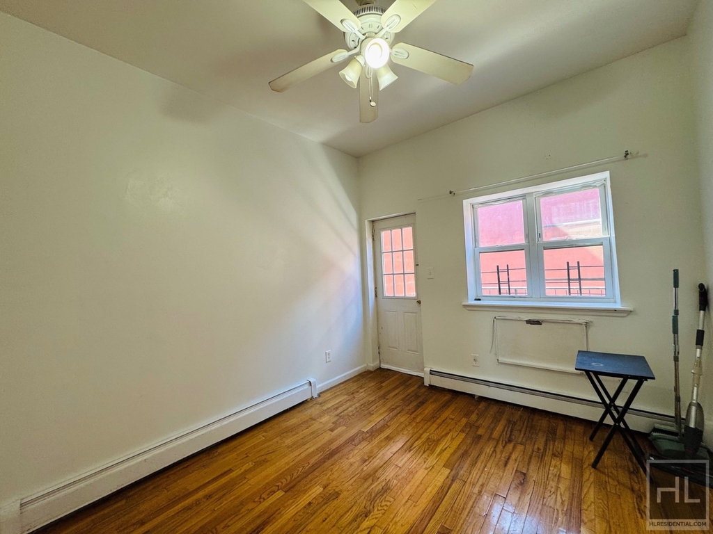576 Van Siclen Avenue - Photo 2