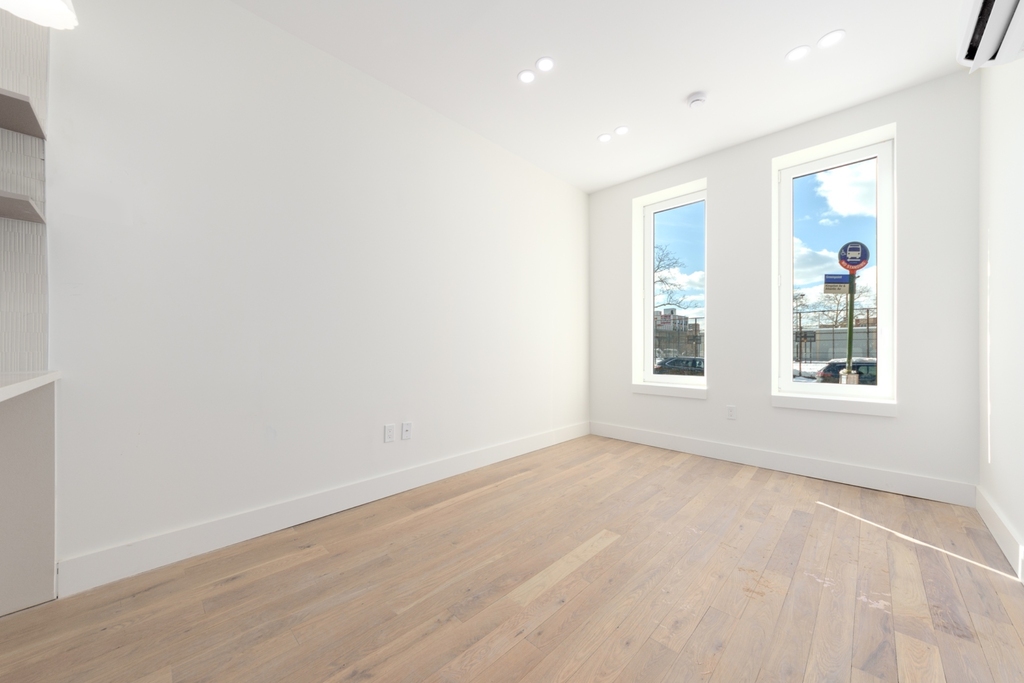 43 Kingston Avenue - Photo 1