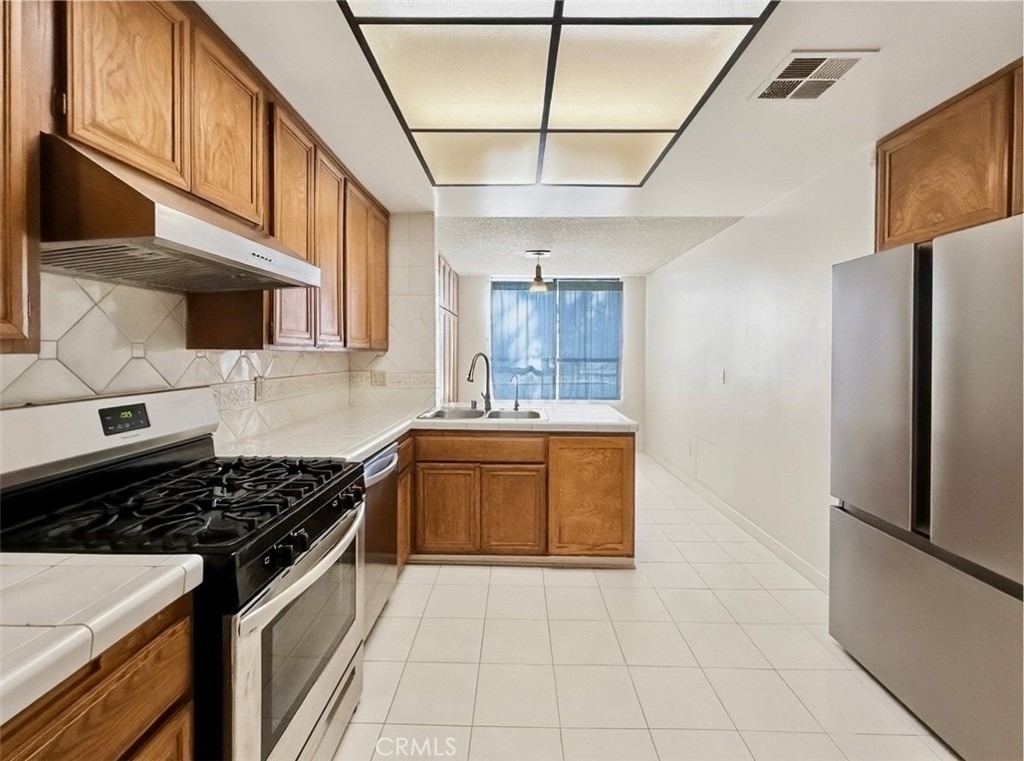 415 W Duarte Road - Photo 7