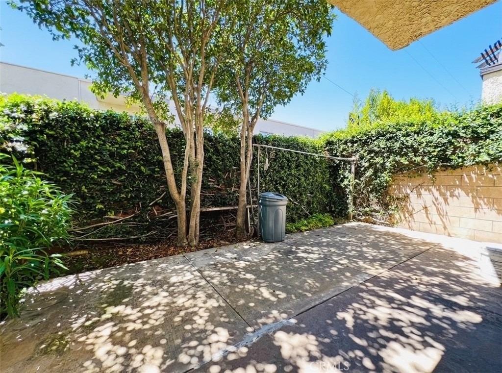 415 W Duarte Road - Photo 25