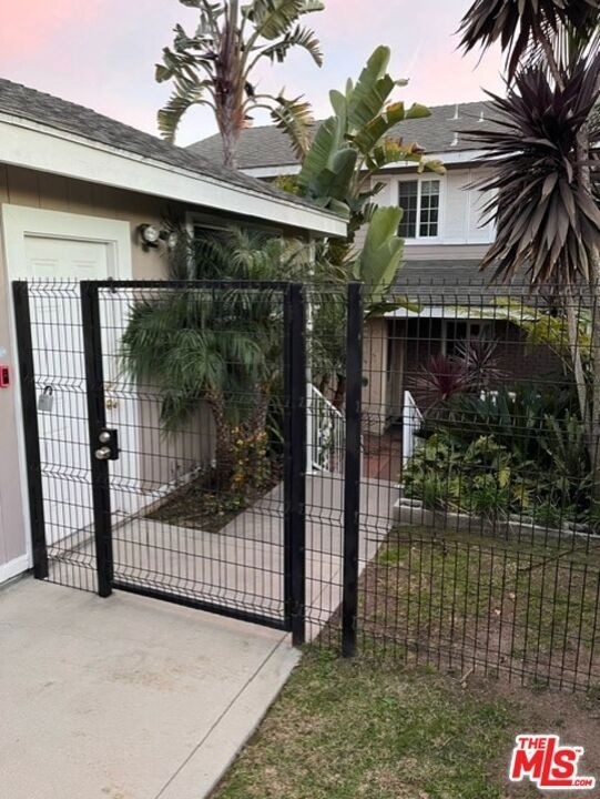 7830 W 83rd Street - Photo 4