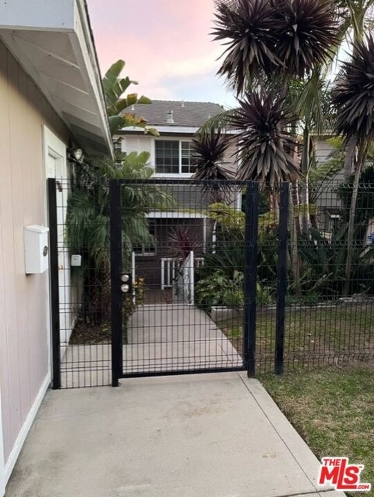 7830 W 83rd Street - Photo 3