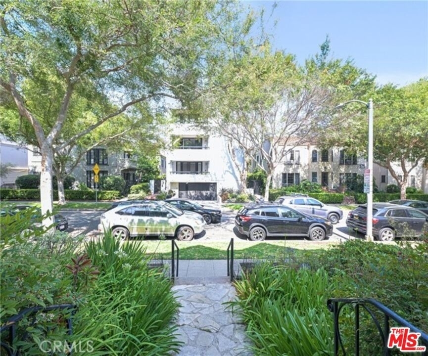 149 S Crescent Drive - Photo 0