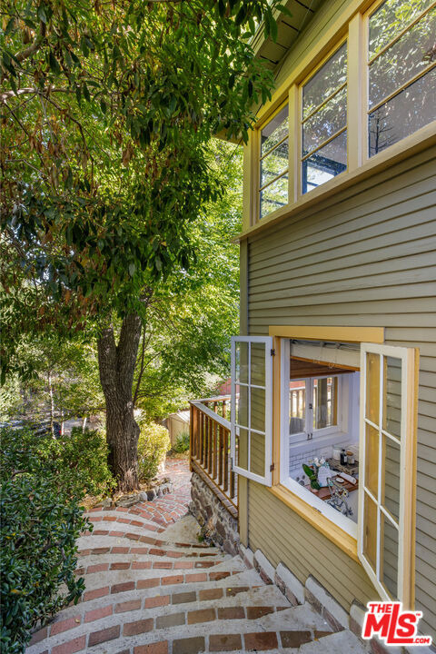 913 A Fernwood Pacific Drive - Photo 5