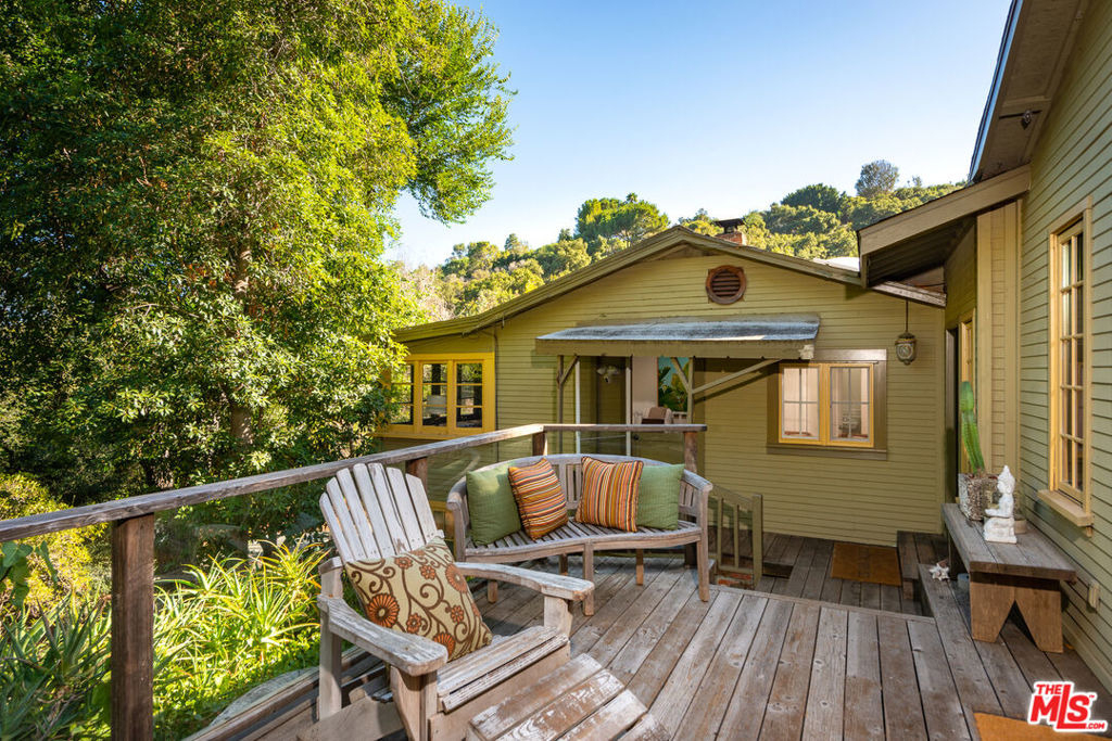 913 A Fernwood Pacific Drive - Photo 2
