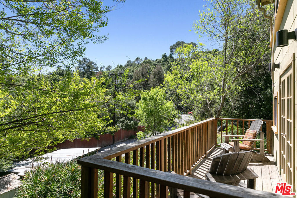 913 A Fernwood Pacific Drive - Photo 22