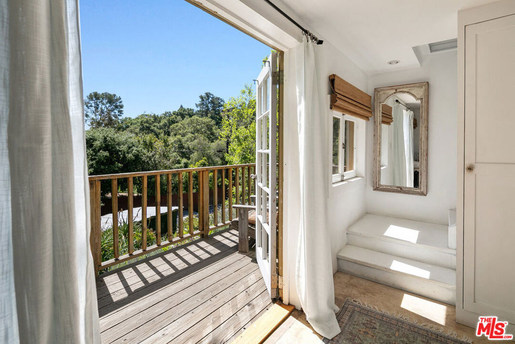 913 A Fernwood Pacific Drive - Photo 19