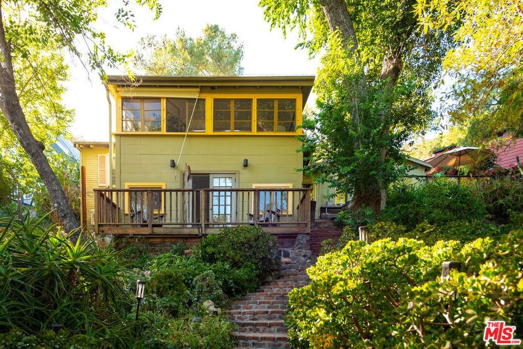 913 A Fernwood Pacific Drive - Photo 0