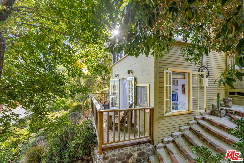 913 A Fernwood Pacific Drive - Photo 4