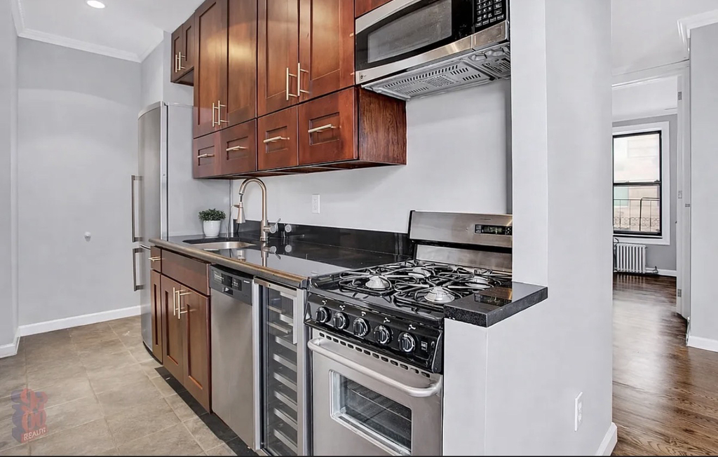 338 East 100th Street - Photo 2