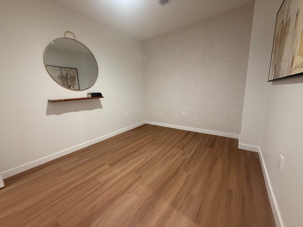 Pearl & Pine - 2 Bedroom, 2 Bathroom - Photo 6