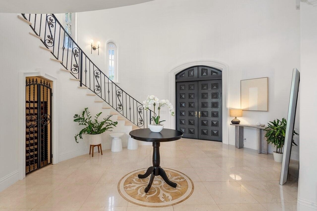 350 E Ocean Avenue - Photo 4