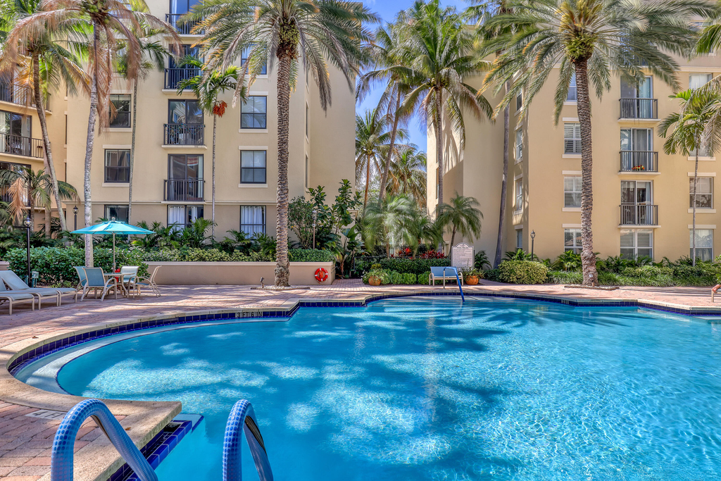 651 Okeechobee Boulevard - Photo 34