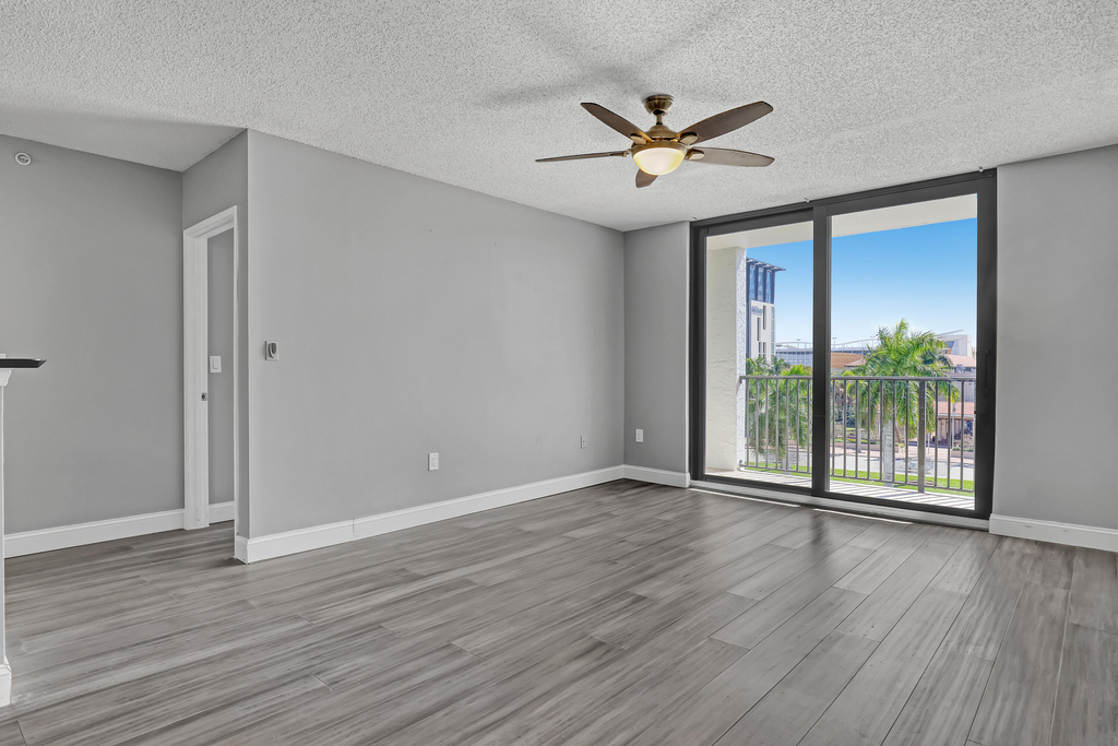 651 Okeechobee Boulevard - Photo 2