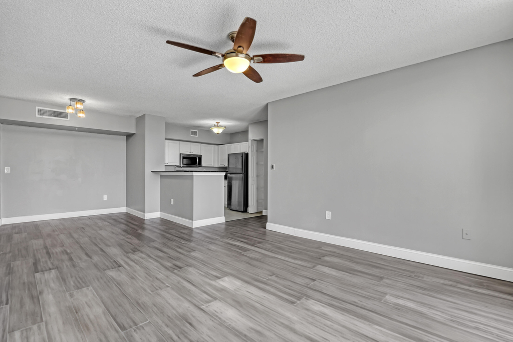 651 Okeechobee Boulevard - Photo 13