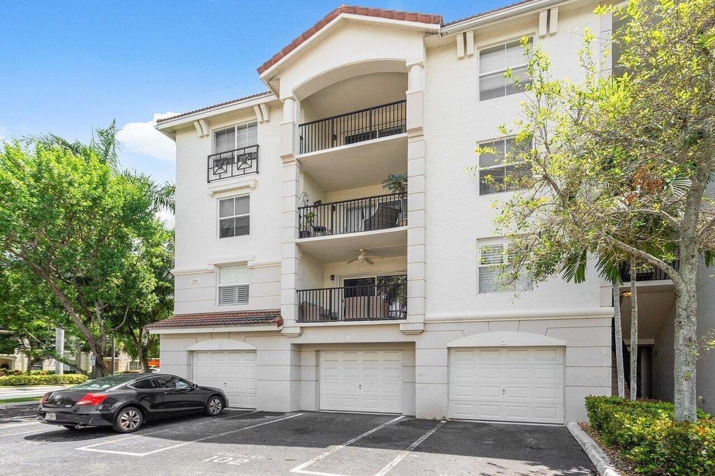 1302 Tuscany Way - Photo 2