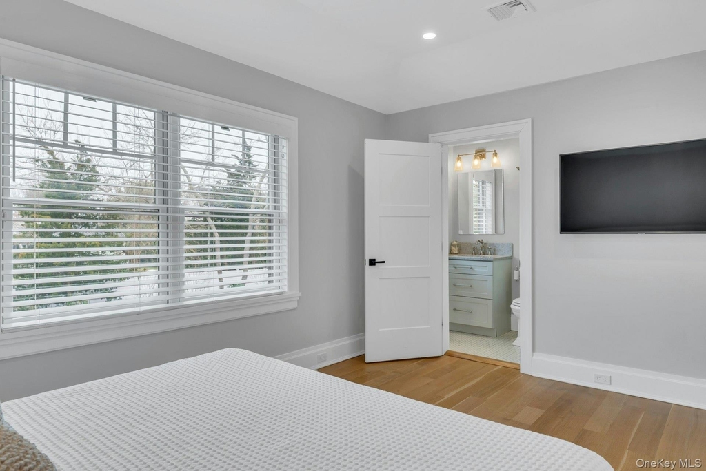 165 Marine Place - Photo 17