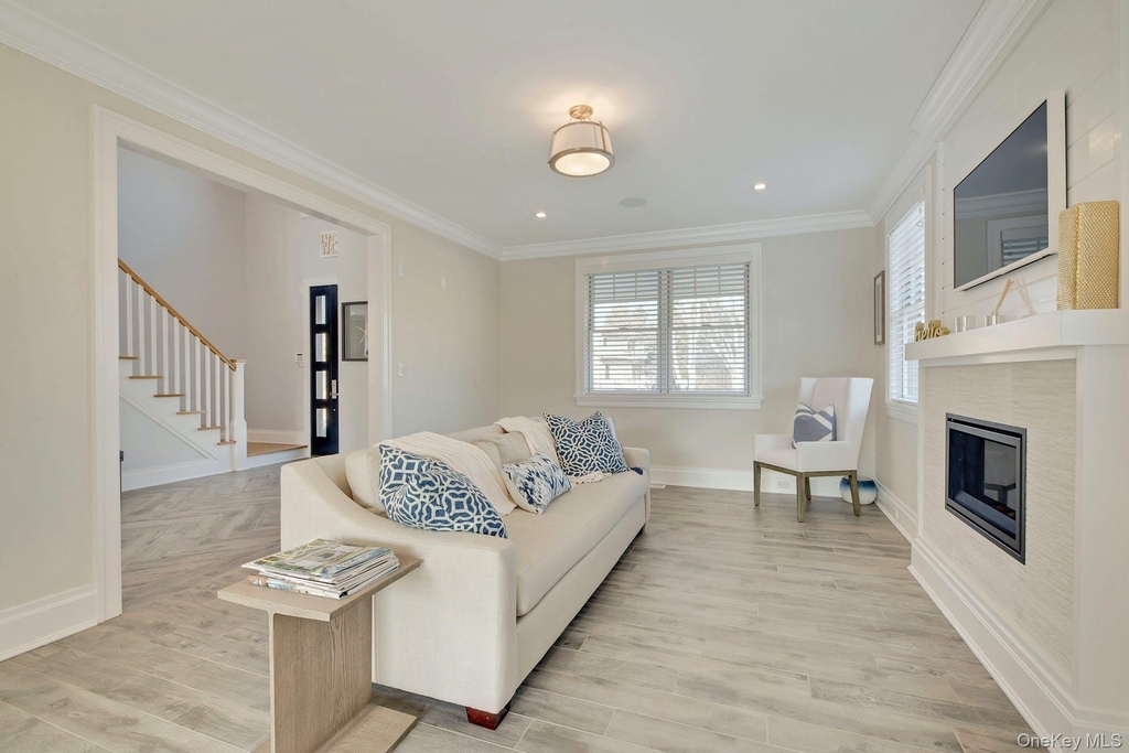 165 Marine Place - Photo 3
