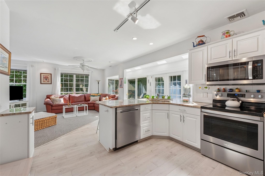 35 Halsey Road - Photo 4