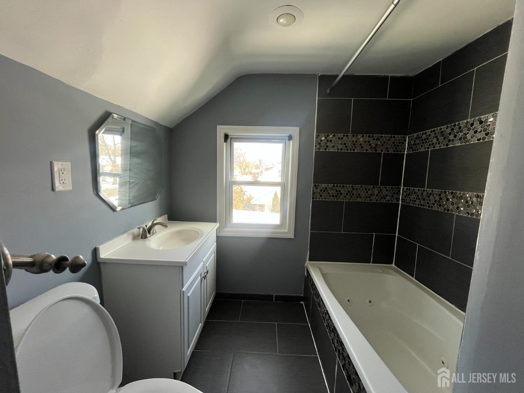 7 Bound Brook Avenue - Photo 5