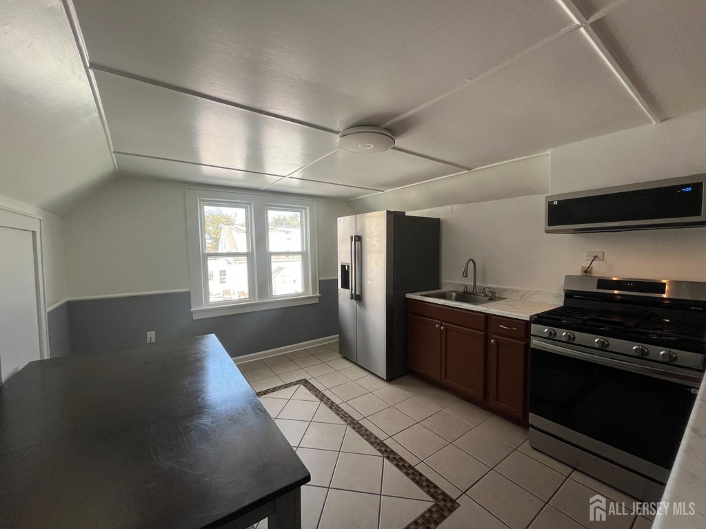 7 Bound Brook Avenue - Photo 6