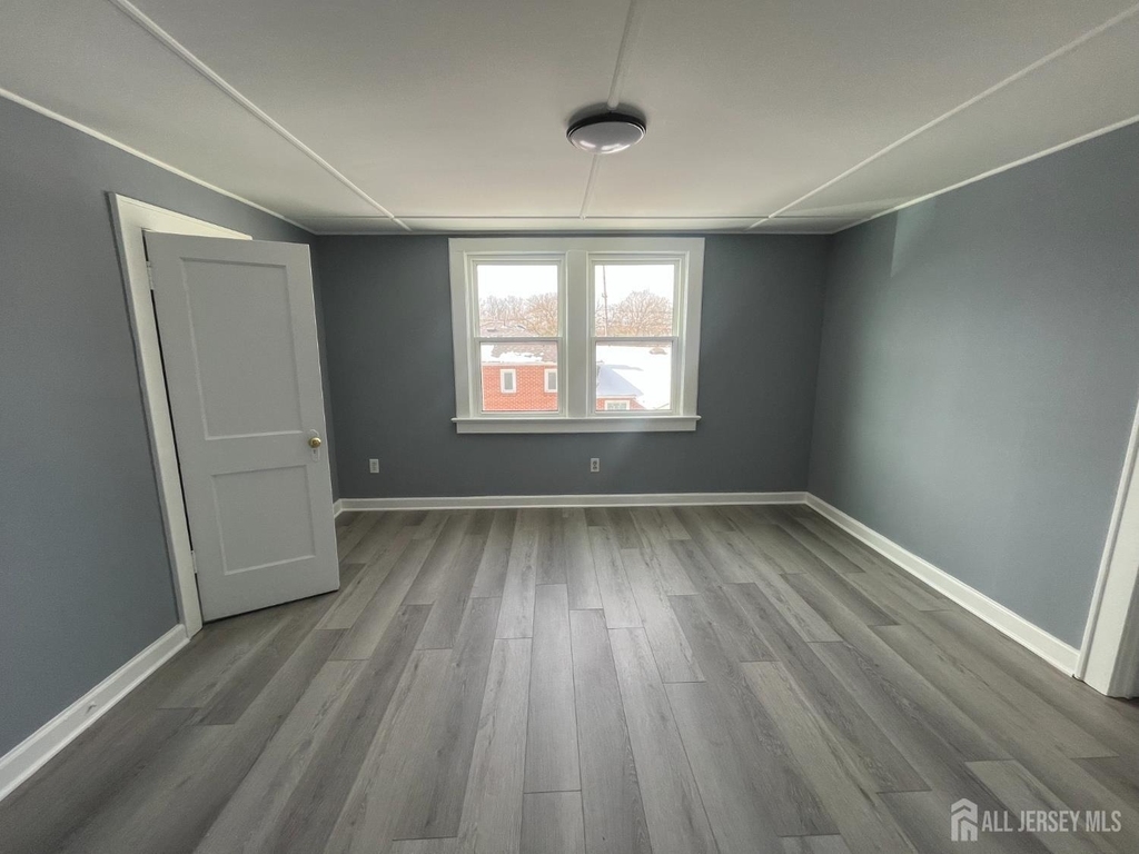 7 Bound Brook Avenue - Photo 4