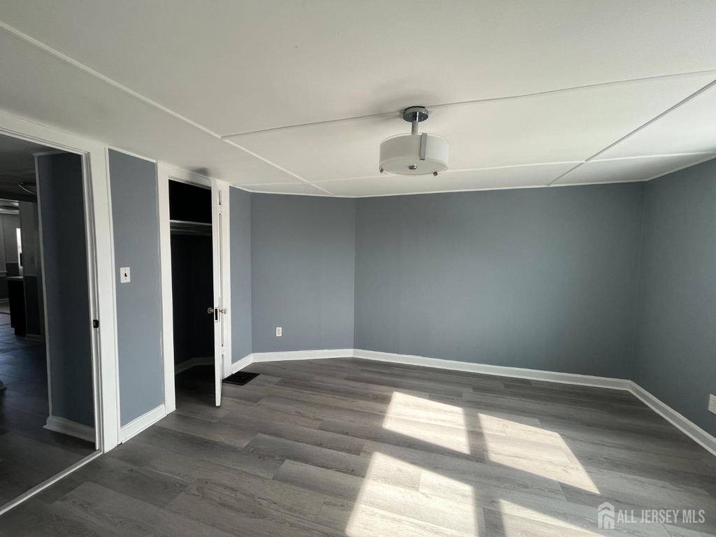 7 Bound Brook Avenue - Photo 3