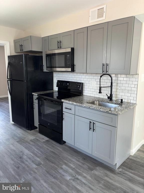 105 Devereaux Avenue - Photo 0