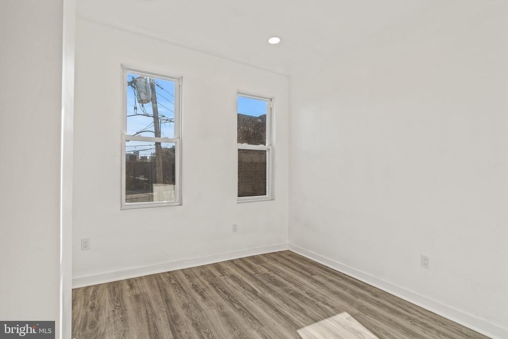 1332 W Toronto Street - Photo 8