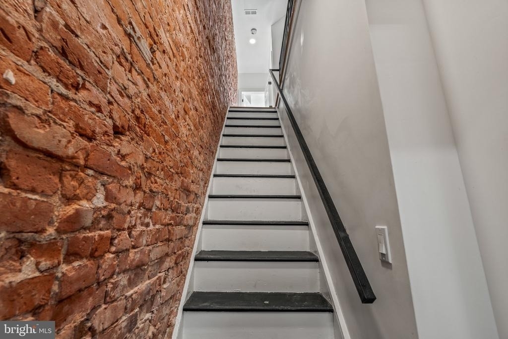1332 W Toronto Street - Photo 7