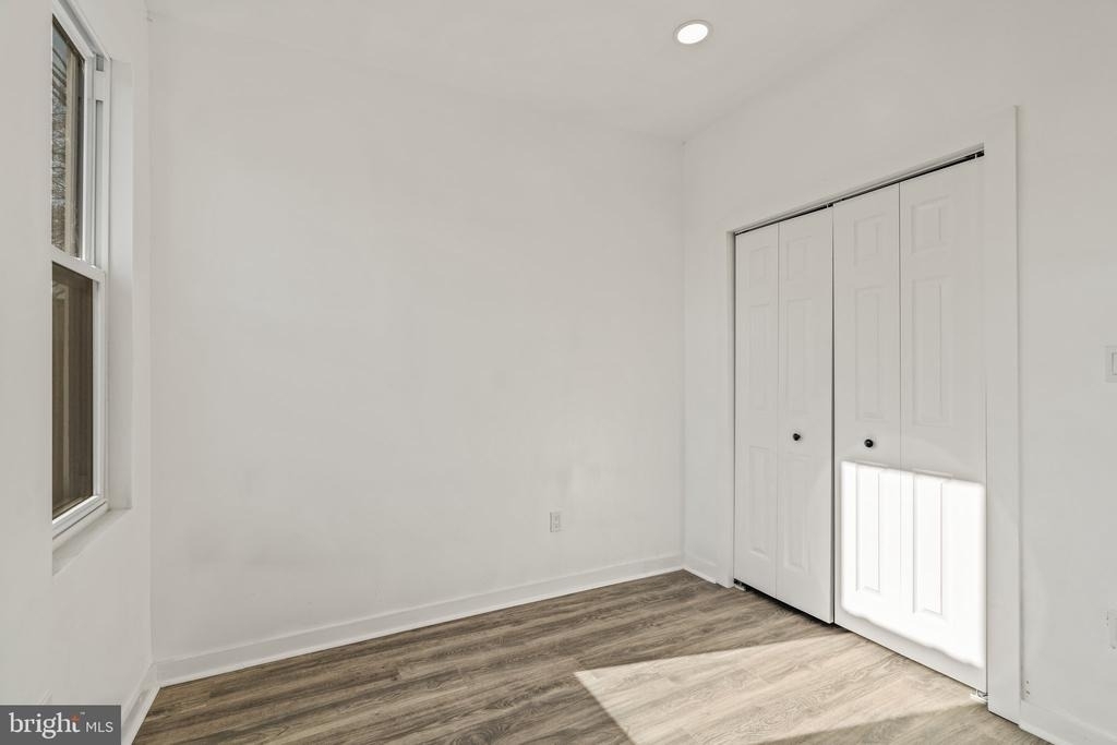 1332 W Toronto Street - Photo 2