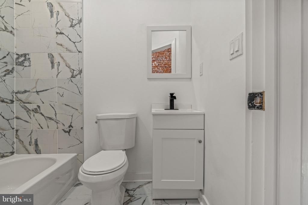 1332 W Toronto Street - Photo 3
