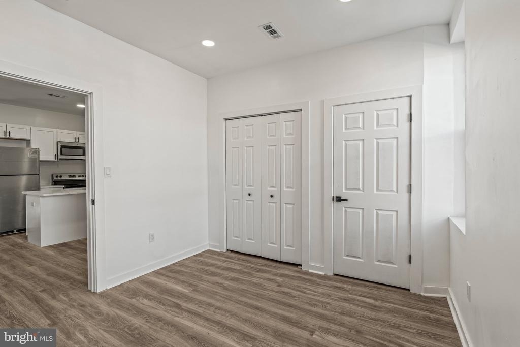1332 W Toronto Street - Photo 9