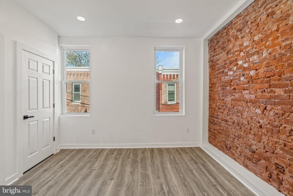 1332 W Toronto Street - Photo 5
