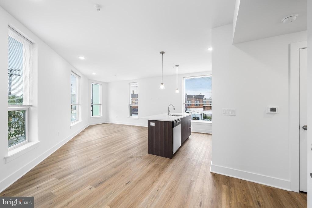 4324 Lancaster Avenue - Photo 5